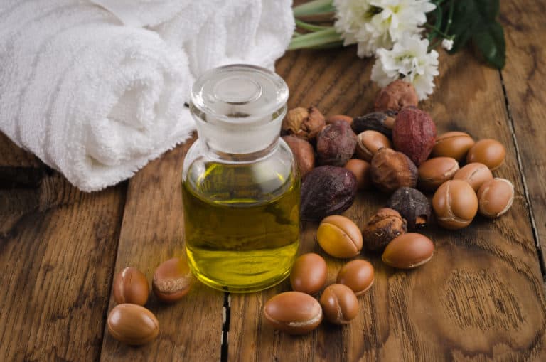 The Benefits And Uses of Argan Oil For Beautiful Skin!