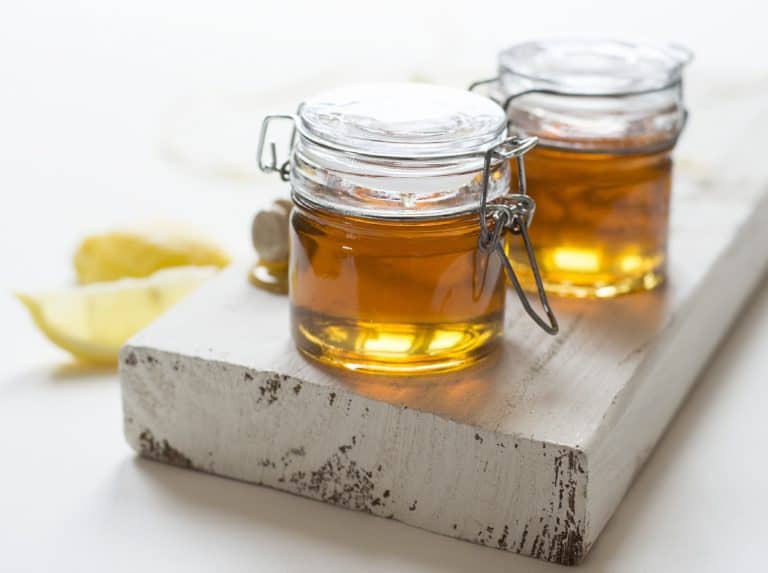 How To Make 4 Easy Raw Honey Face Mask Recipes For Glowing Skin!