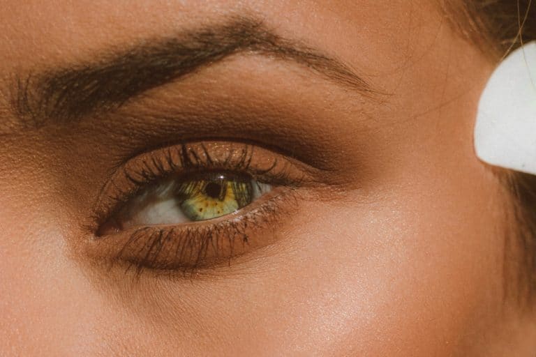 How To Lighten And Brighten Dark Circles Under The Eyes!