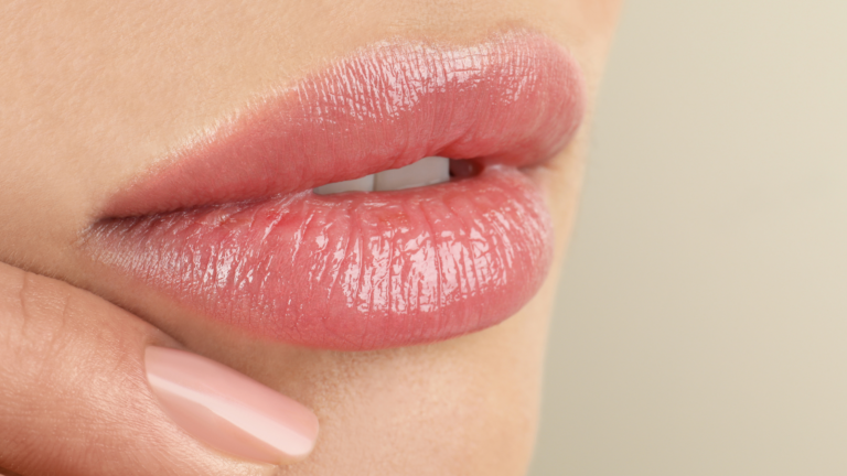 The Best Ways To Naturally Soften Your Lips!